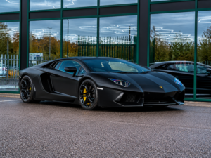 2011 Lamborghini Aventador 6.5 V12 Lp 700-4 in Black — image 1