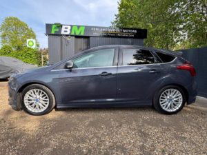 2012 Ford Focus 1.6 Tdci Zetec S Euro 5 (s/s) 5dr in Grey — image 2