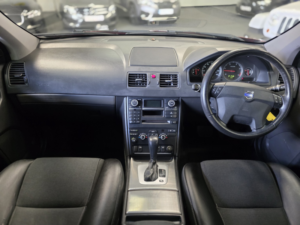2009 Volvo Xc90 2.4 D5 Active in Red — image 2