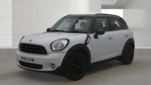 2014 MINI Countryman 1.6 Cooper D Countryman in White — image 2