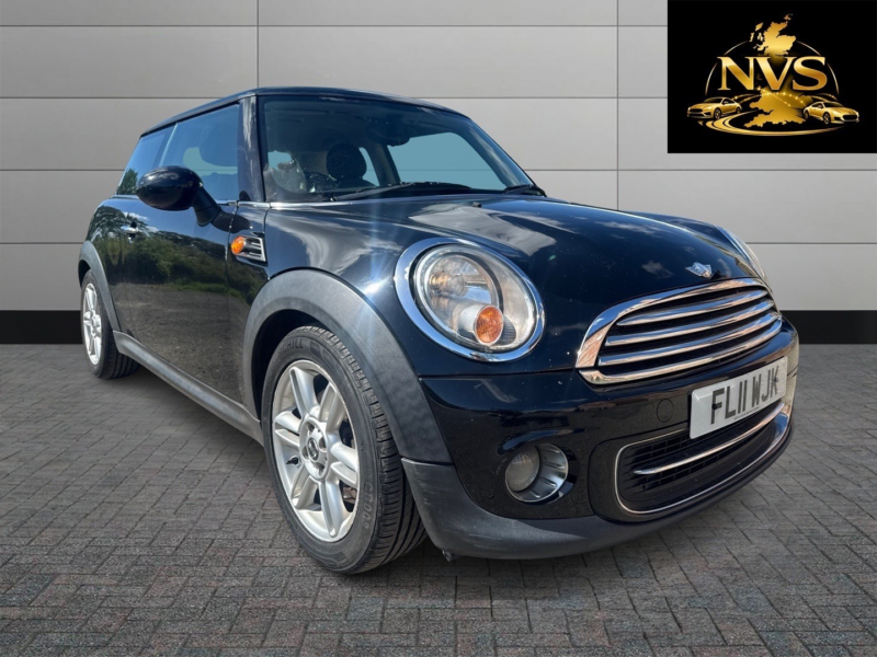 2011 MINI Hatch 1.6 Cooper Hatch in Black — image 1