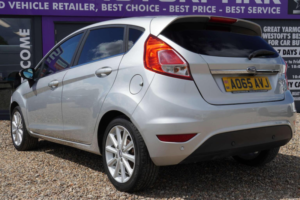 2015 Ford Fiesta 1.6 Titanium Powershift Euro 6 5dr in Silver — image 2