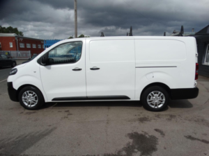 2021 Vauxhall Vivaro 1.5 Turbo D 2900 Dynamic L2 H1 Euro 6 (s/s) 6dr in White — image 4