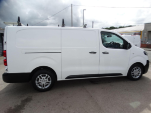 2021 Vauxhall Vivaro 1.5 Turbo D 2900 Dynamic L2 H1 Euro 6 (s/s) 6dr in White — image 5
