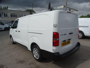 2021 Vauxhall Vivaro 1.5 Turbo D 2900 Dynamic L2 H1 Euro 6 (s/s) 6dr in White — image 6