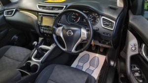 2016 Nissan Qashqai 1.5 Dci Acenta 2WD Euro 6 (s/s) 5dr in Black — image 2
