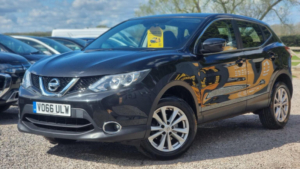 2016 Nissan Qashqai 1.5 Dci Acenta 2WD Euro 6 (s/s) 5dr in Black — image 3