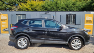 2016 Nissan Qashqai 1.5 Dci Acenta 2WD Euro 6 (s/s) 5dr in Black — image 6
