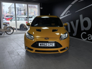 2012 Ford Focus 2.0t Ecoboost St-2 Euro 5 (s/s) 5dr in Yellow — image 2