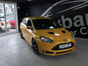 2012 Ford Focus 2.0t Ecoboost St-2 Euro 5 (s/s) 5dr in Yellow — image 6