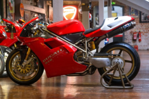 1996 Ducati 916 955 Racing Ex- Ian Simpson Race Bike in Red — image 2