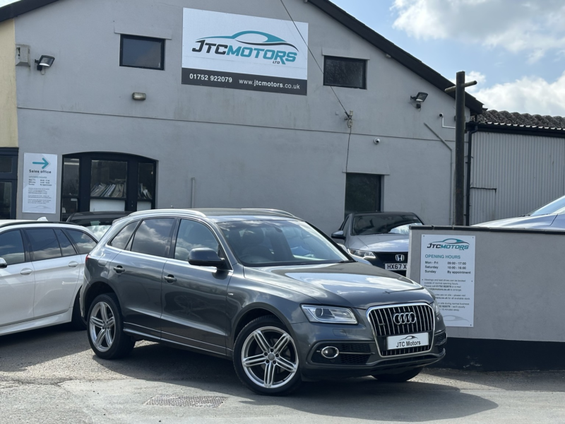 2012 Audi Q5 2.0 Tdi Quattro S Line Plus 5dr Auto, Grey, Diesel + Amazing Value in Grey — image 1