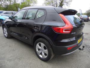 2019 Volvo Xc40 2.0 D3 Momentum Pro Euro 6 (s/s) 5dr in Black — image 2
