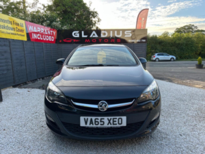 2016 Vauxhall Astra 1.4i Excite Euro 6 5dr in Black — image 2