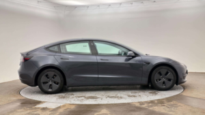 2022 Tesla Model 3 Standard Range Plus in Grey — image 3