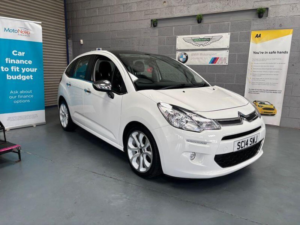 2014 Citroen C3 1.2 Vti Selection Euro 5 5dr in White — image 2