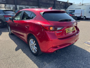 2018 Mazda Mazda3 2.0 Skyactiv-G Se-L Nav Auto Euro 6 (s/s) 5dr in Red — image 5