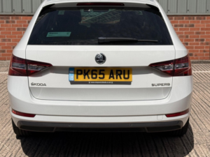 2015 Skoda Superb 2.0 Tdi Se L Executive DSG Auto 6spd Euro 6 (s/s) 5dr in White — image 4
