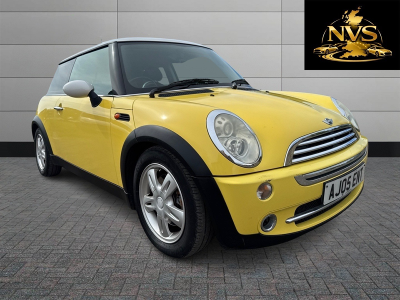 2005 MINI Hatch 1.6 Cooper Hatch in Yellow — image 1