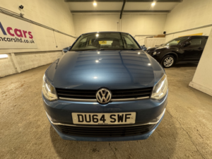 2014 Volkswagen Polo 1.0 Bluemotion Tech Se in Blue — image 2