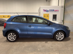 2014 Volkswagen Polo 1.0 Bluemotion Tech Se in Blue — image 4