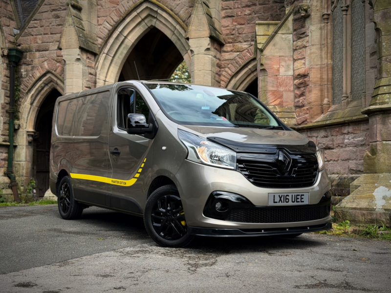2016 Renault Trafic 1.6 Sl27 Energy Dci 120 Sport in Beige — image 1