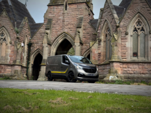 2016 Renault Trafic 1.6 Sl27 Energy Dci 120 Sport in Beige — image 2