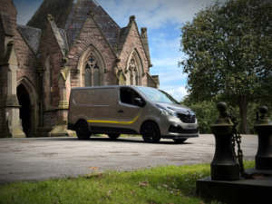 2016 Renault Trafic 1.6 Sl27 Energy Dci 120 Sport in Beige — image 4