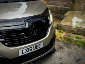 2016 Renault Trafic 1.6 Sl27 Energy Dci 120 Sport in Beige — image 5