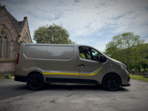 2016 Renault Trafic 1.6 Sl27 Energy Dci 120 Sport in Beige — image 6