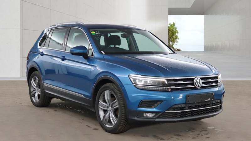 2018 Volkswagen Tiguan 2.0 Tdi Sel R Line Spec In Blue,pan Roof,sat Nav,heated Seats,plus More Added. in Blue — image 1