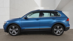2018 Volkswagen Tiguan 2.0 Tdi Sel R Line Spec In Blue,pan Roof,sat Nav,heated Seats,plus More Added. in Blue — image 5