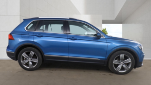 2018 Volkswagen Tiguan 2.0 Tdi Sel R Line Spec In Blue,pan Roof,sat Nav,heated Seats,plus More Added. in Blue — image 6