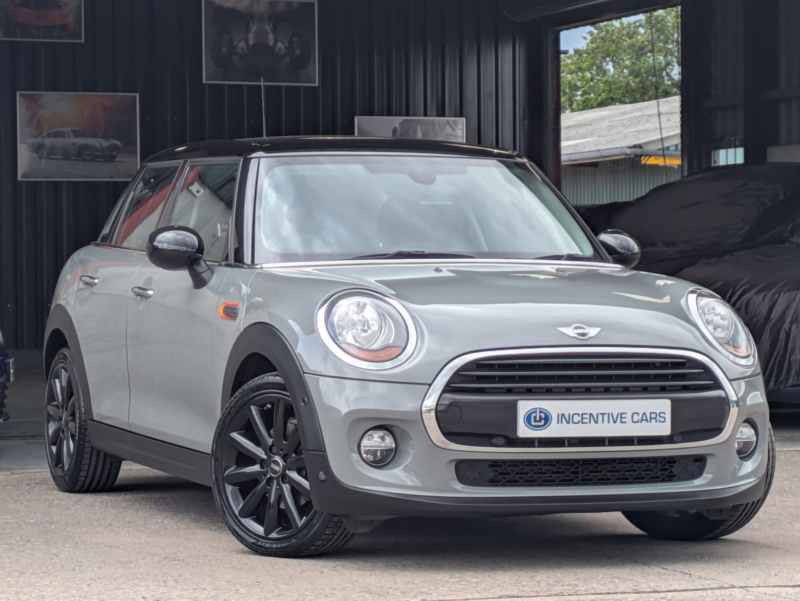 2018 MINI Hatch Cooper D 5-Door. 2 Owners. Low Mileage. Sat Nav. Park Assist. MINI Service History. in Grey — image 1
