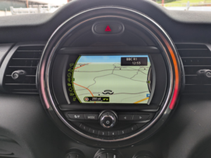 2018 MINI Hatch Cooper D 5-Door. 2 Owners. Low Mileage. Sat Nav. Park Assist. MINI Service History. in Grey — image 2