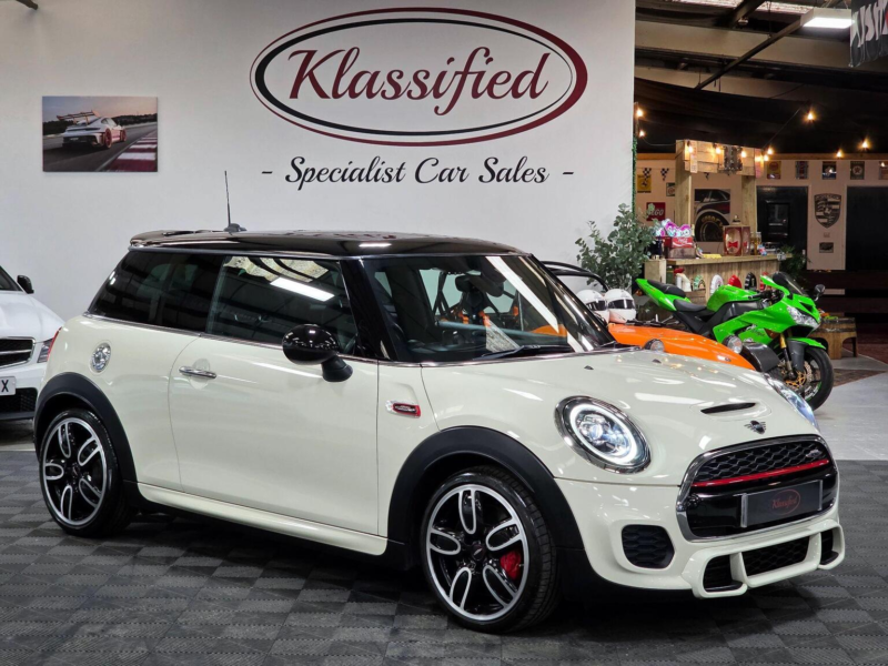 2018 MINI Hatch 2.0 John Cooper Works Auto Euro 6 (s/s) 3dr in White — image 1
