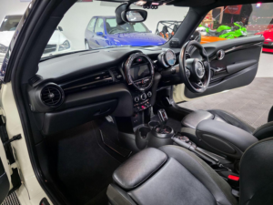 2018 MINI Hatch 2.0 John Cooper Works Auto Euro 6 (s/s) 3dr in White — image 3