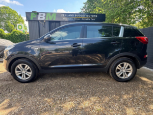 2013 Kia Sportage 1.7 Crdi Ecodynamics 1 2WD Euro 5 (s/s) 5dr in Black — image 2