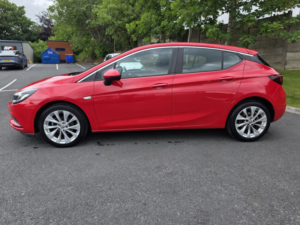 2017 Vauxhall Astra 1.6 Cdti Ecotec Blueinjection Energy in Red — image 4