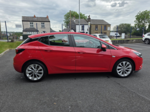 2017 Vauxhall Astra 1.6 Cdti Ecotec Blueinjection Energy in Red — image 5