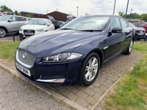 2014 Jaguar Xf 2.2d Luxury Auto Euro 5 (s/s) 4dr in Blue — image 3