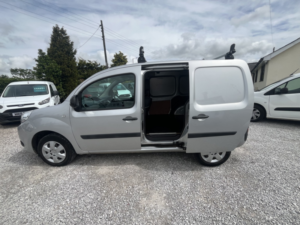 2018 Renault Kangoo 1.5 Ml19 Energy Dci 90 Business+ Euro 6 in Silver — image 5