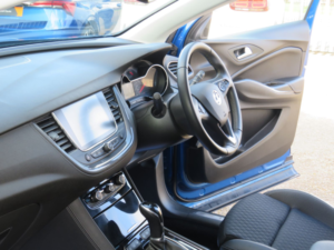 2020 Vauxhall Grandland X 1.2 Turbo Sri Nav SUV 5dr Petrol Auto Euro 6 (s/s) (130 Ps) in Blue — image 4