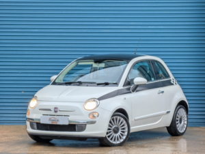2011 Fiat 500 1.2 Lounge 2011 Automatic Panoramic Sunroof 29,000 Miles 1 Elderly Lady Owner Full Service History in White — image 2
