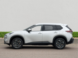 2024 Nissan X-Trail 1.5 H E-Power N-Connecta SUV 5dr Petrol Hybrid Auto E-4orce Euro 6 (s/s) (213 Ps) in Silver — image 4