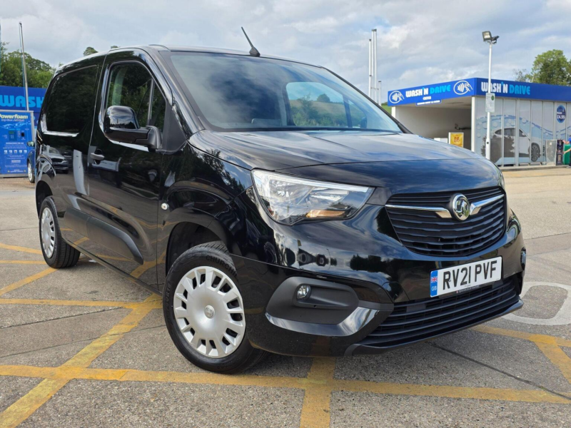 2021 Vauxhall Combo 1.5 Turbo D 2300 Sportive L1 H1 Euro 6 4dr in Black — image 1