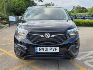 2021 Vauxhall Combo 1.5 Turbo D 2300 Sportive L1 H1 Euro 6 4dr in Black — image 6