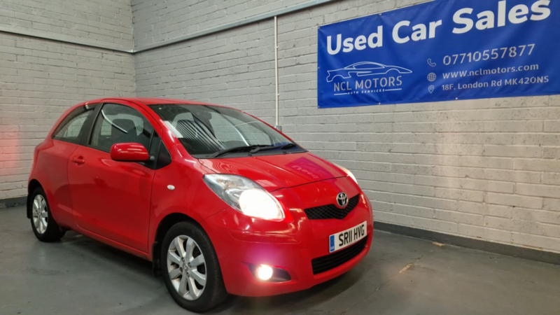 2011 Toyota Yaris 1.3 Dual Vvt-I T Spirit in Red — image 1