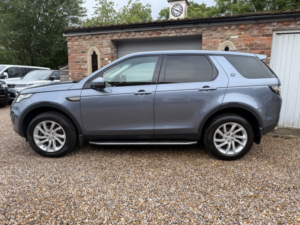 2018 Land Rover Discovery Sport 2.0 Si4 Se Tech in Blue — image 4