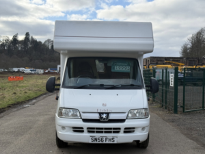 2006 Peugeot Boxer Hdi 330 Lx Mwb C/c in Multicolour — image 2